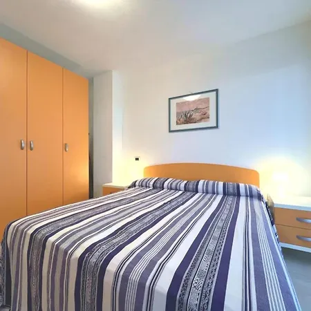 Bright And Spacious Vacation In غرادو